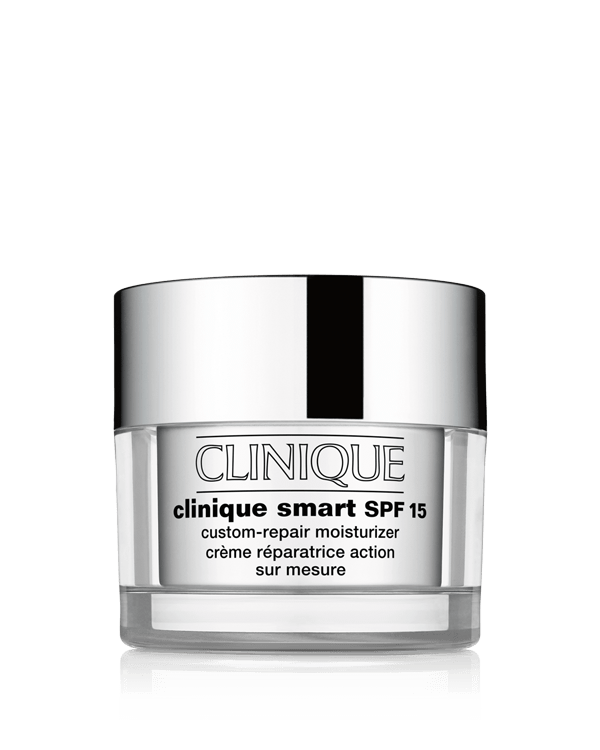 Clinique Smart™ Broad Spectrum SPF 15 Custom-Repair Moisturizer, Una crema viso riparatrice su misura da giorno che favorisce l&#039;idratazione, dona luminosità e aiuta a contrastare&amp;nbsp;i segni visibili degli effetti del tempo.&amp;nbsp;